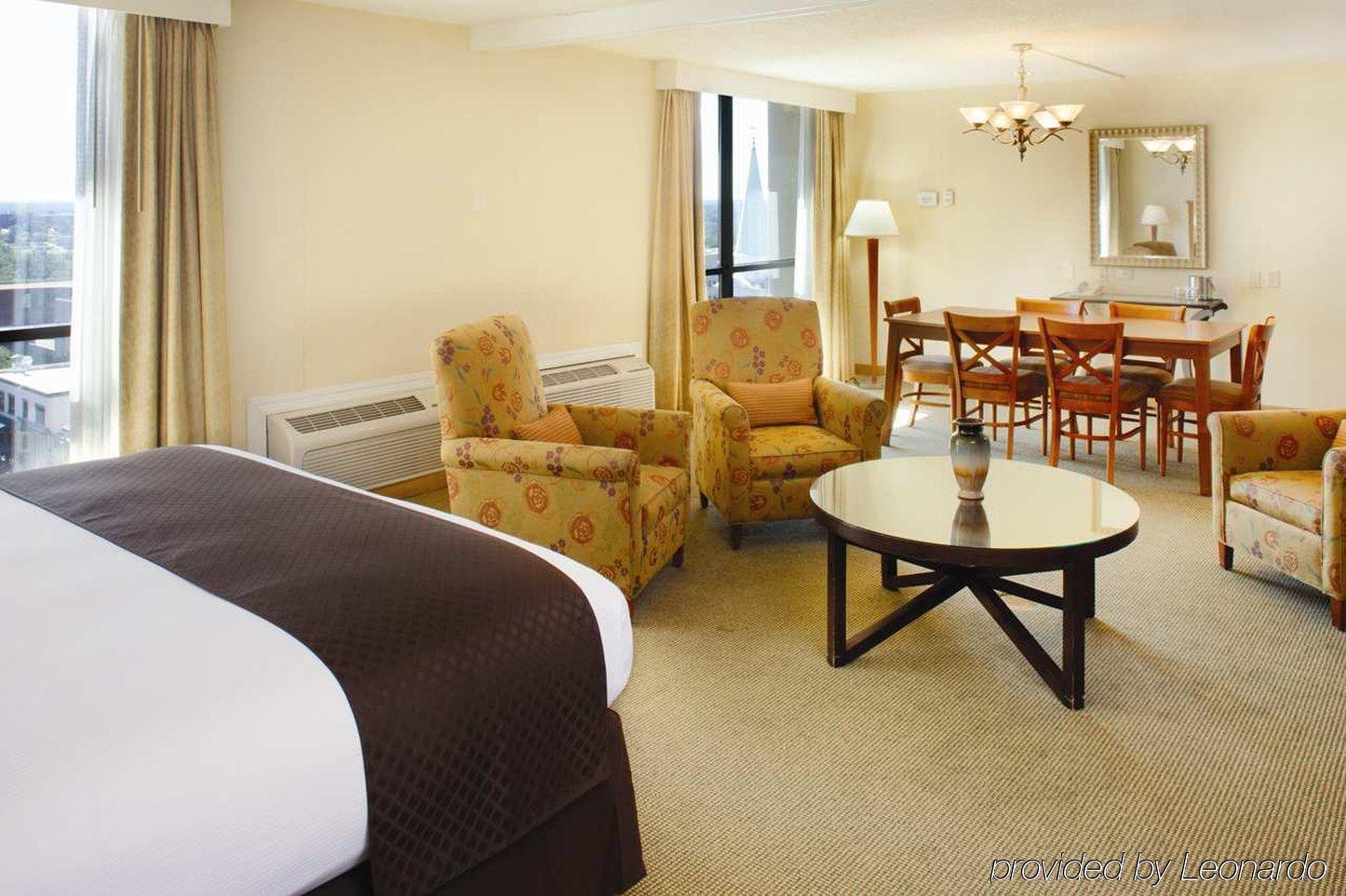 Doubletree By Hilton Hotel Таллахасси Номер фото
