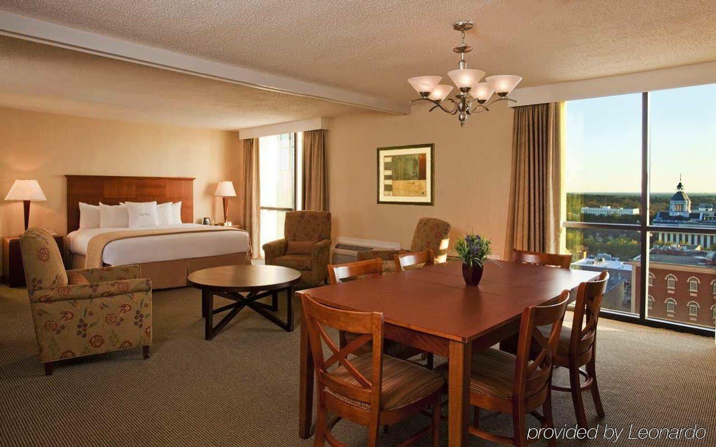 Doubletree By Hilton Hotel Таллахасси Экстерьер фото